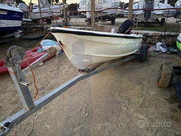 Barca con motore Mercury 15 cv e carrello