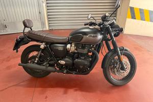 Triumph Bonneville T120 Black