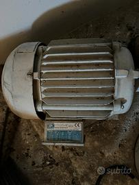 Motori per nastri coclea