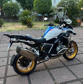 BMW R 1250 GS - 2019 con scarico Akrapovic