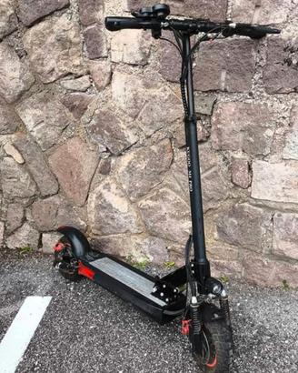 Monopattino elettrico KUGO M4 PRO