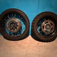 Cerchi completi bmw f 800 gs