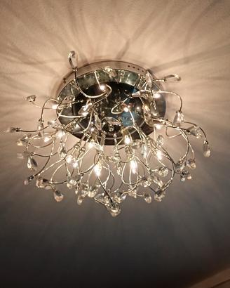 lampadario con gocce di vetro