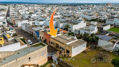 Immobile indipendente con garage e terreno edif