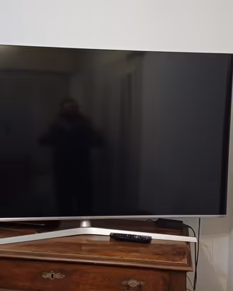 televisore HEINSENSE 77 POLLICI 