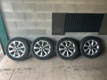 Gomme Continental con cerchi in lega - 195/55 R16H