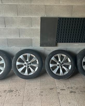 Gomme Continental con cerchi in lega - 195/55 R16H