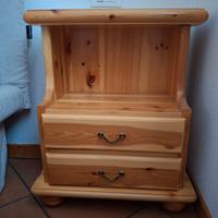 comodino in pino