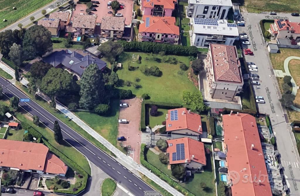 Terreno di 445 m² a Villa Cortese - Altro