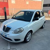 Lancia Ypsilon 1.2 69 CV 5 porte S&S Silver