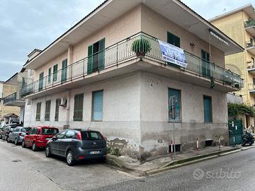 Intero fabbricato con 3 appartamenti