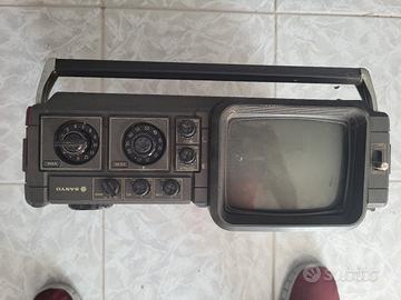 RADIO VINTAGE SANYO MODEL 5 T510 RU
