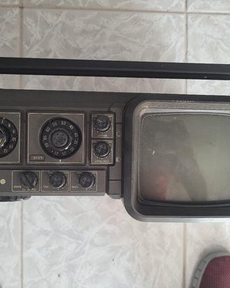 RADIO VINTAGE SANYO MODEL 5 T510 RU