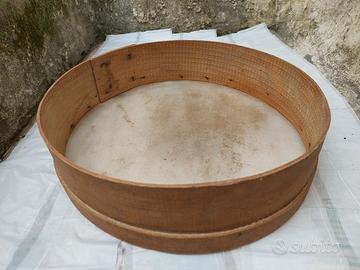 Antico setaccio artigianale in legno per farine