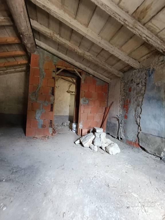 Rustico / Casale di 90 m² con 4 locali a Zavattare - Altro