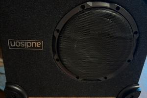 Subwoofer e amplificatore