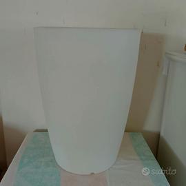Vaso fluo bianco da giardino