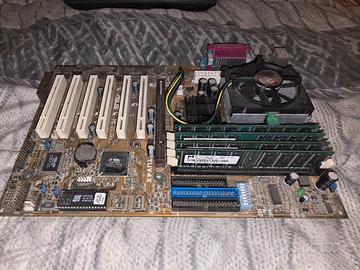 scheda madre Asus p3 b ben tenuta. funzionante 
