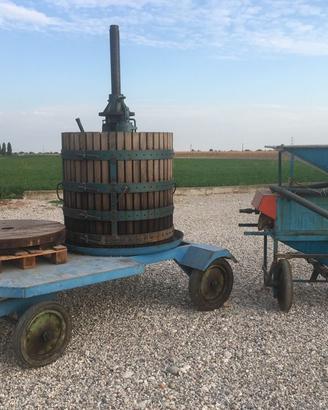 Attrezzatura completa per vinificazione