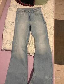 pantaloni a zampa