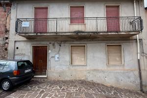 Fabbricato a due piani fuori terra