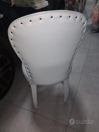 Sedie bianche in pelle