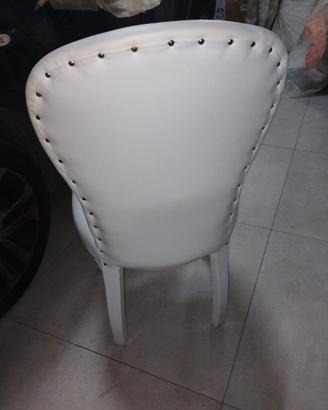 Sedie bianche in pelle
