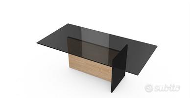 Tavolo design Sovet Regolo vetro fume e rovere