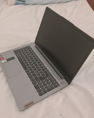 Lenovo portatile pari al nuovo – comprato da poco