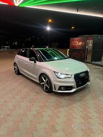 Audi A1 1600 90cv SPB Sline esterno e interno 