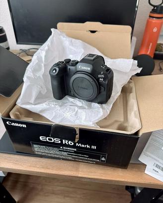 Canon R6 Mark 3 solo 100 scatti come nuova