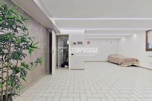 MAGAZZINO A PALAZZOLO SULL'OGLIO