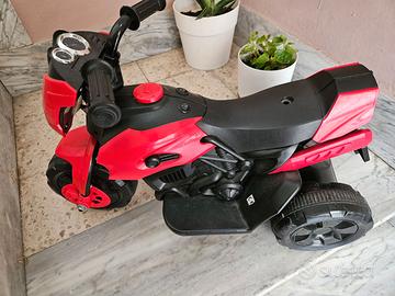 Moto giocattolo