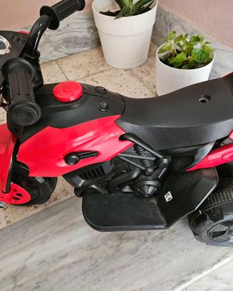 Moto giocattolo