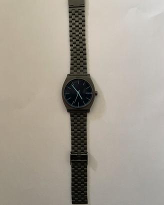 Orologio Nixon in acciaio grigio satinato