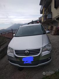 Auto touran