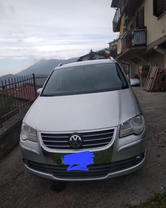 Auto touran