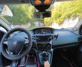 LANCIA Ypsilon - x Neopatentati