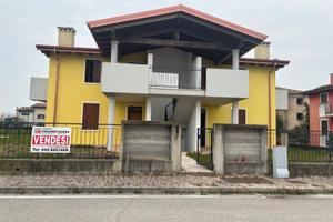 BEVILACQUA CENTRO: appartamento con balcone