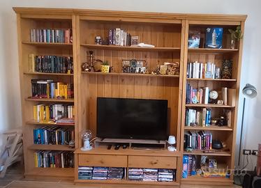 Libreria in legno di pino