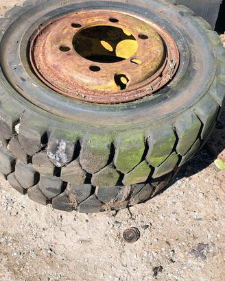 Gomme x muletto marca solideal 7.50x 16 con cerchi