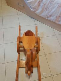 dondolo in legno 