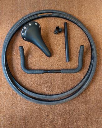 SELLA MANUBRIO COPERTONI ACCESSORI RICAMBI NUOVI