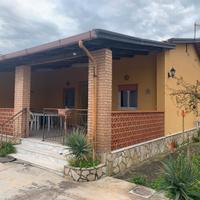 Villa indipendente a 300 mt dal mare con giardino