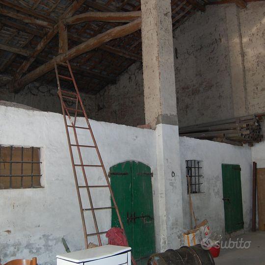 Casa singola con ampio terreno e fienile - Vista 4