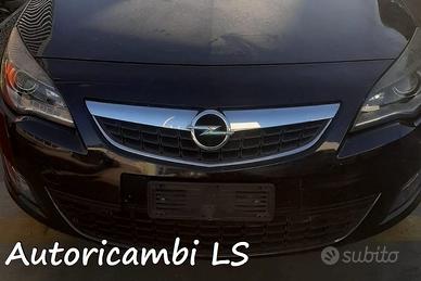 Opel Astra 2012 RICAMBI