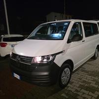 Volkswagen Caravelle 2.0 TDI 110CV 9P IVA esposta