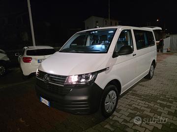 Volkswagen Caravelle 2.0 TDI 110CV 9P IVA esposta