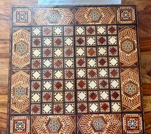 Scacchiera in legno e madreperla