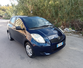 Toyota yaris 1.0 benzina navi